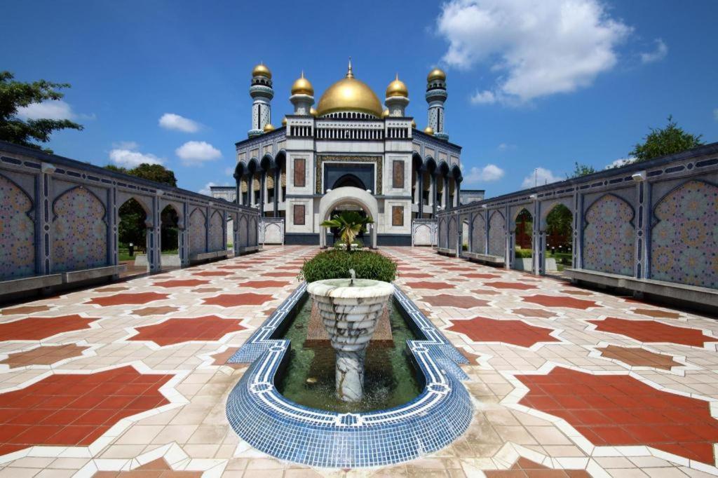 Traders Inn Brunei Бандар-Сери-Бегаван Экстерьер фото