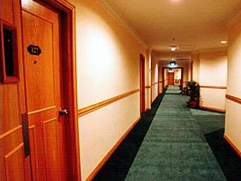 Traders Inn Brunei Бандар-Сери-Бегаван Экстерьер фото