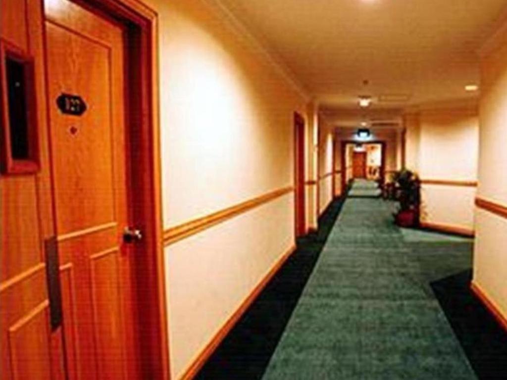 Traders Inn Brunei Бандар-Сери-Бегаван Экстерьер фото