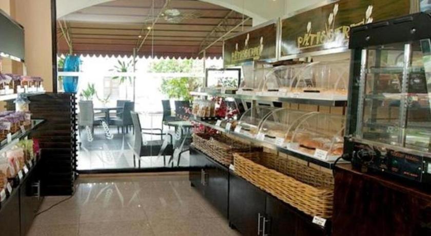 Traders Inn Brunei Бандар-Сери-Бегаван Экстерьер фото