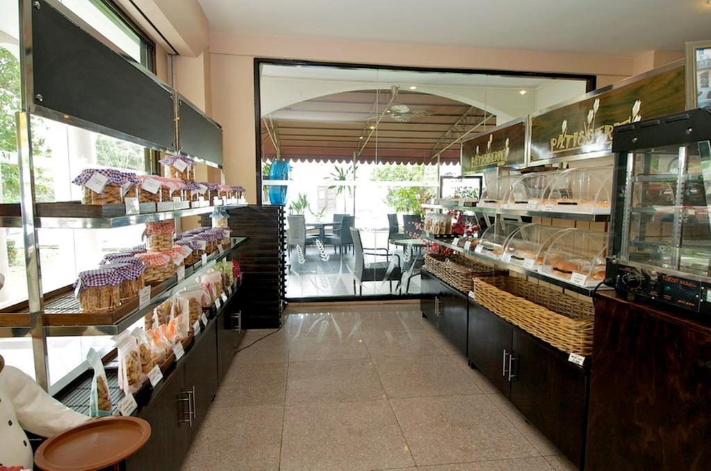 Traders Inn Brunei Бандар-Сери-Бегаван Экстерьер фото