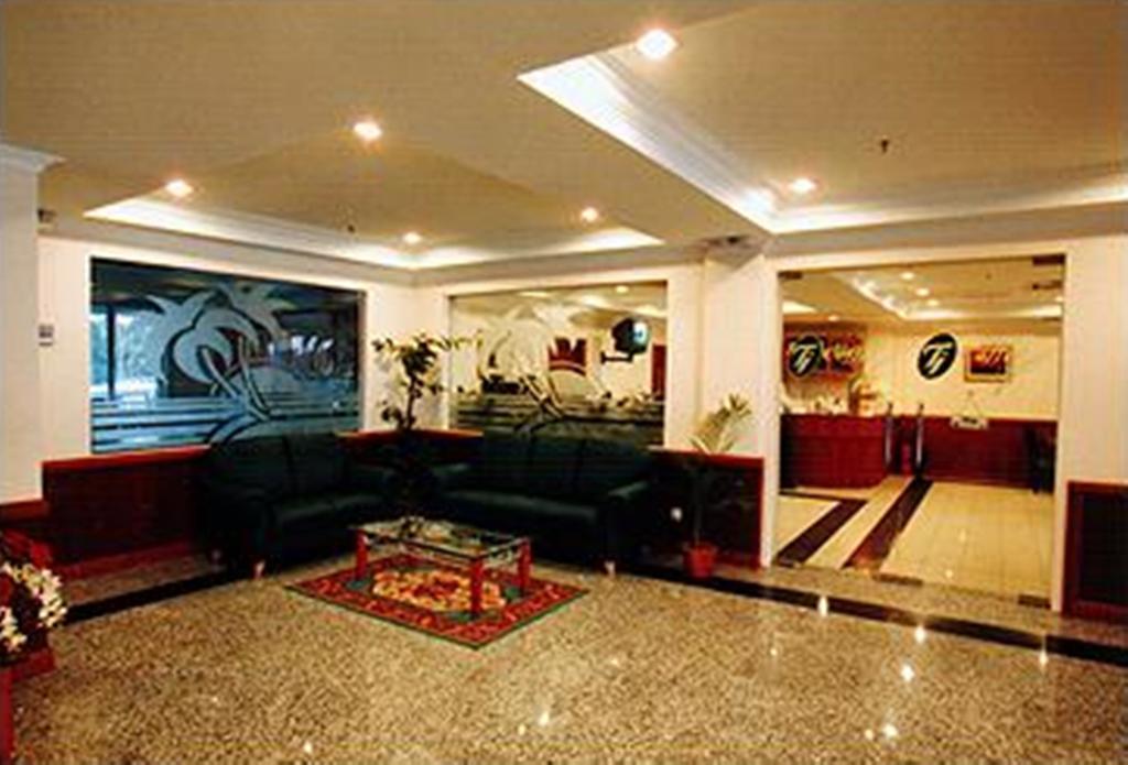 Traders Inn Brunei Бандар-Сери-Бегаван Экстерьер фото